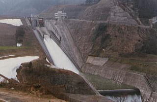 漆沢ダム放流の写真