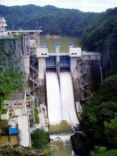 花山ダムの写真