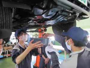 自動車整備科リフト実習3
