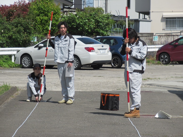 平たん地の距離測量1