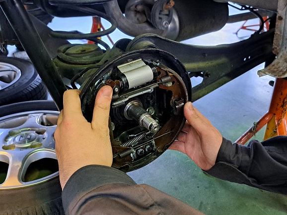 ドラムブレーキの整備