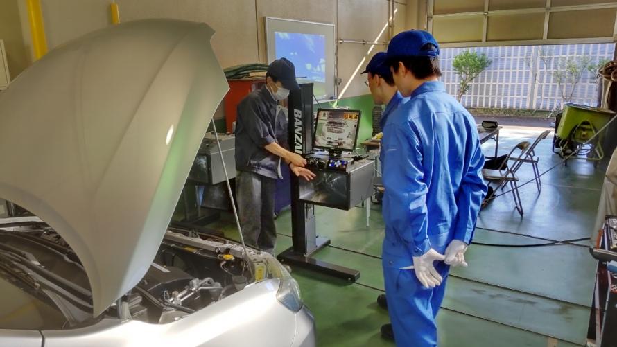 自動車整備実習1