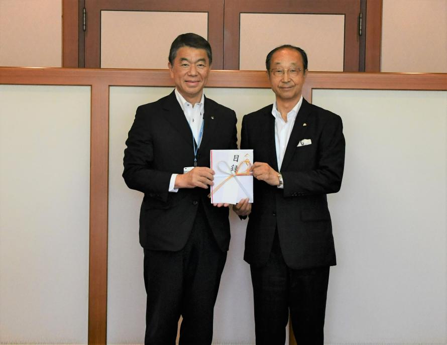 株式会社パンセからの寄付金贈呈