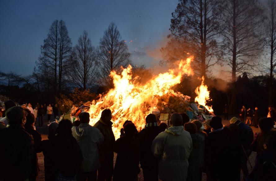 塩竈市　鹽竈神社松明祭（どんと祭）