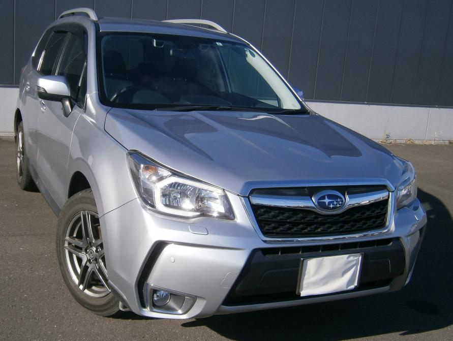 スバルフォレスター＿正面