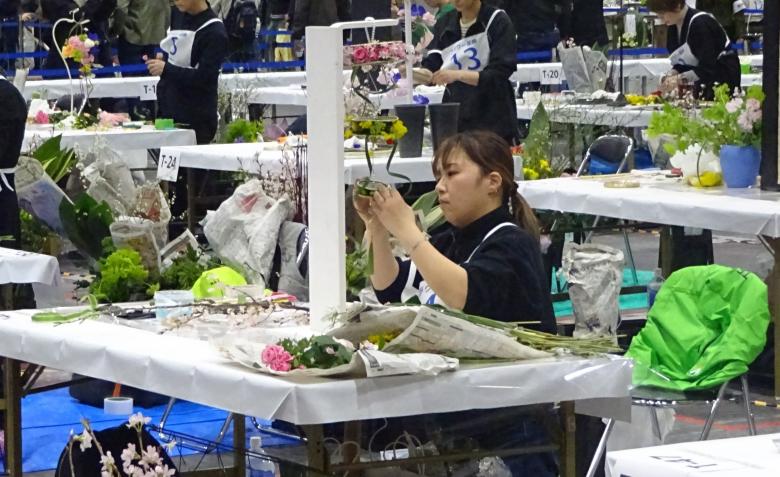 競技の様子（フラワー装飾職種）