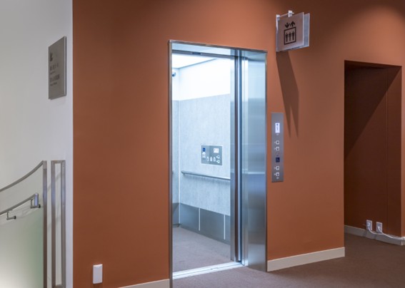 main_building_elevator