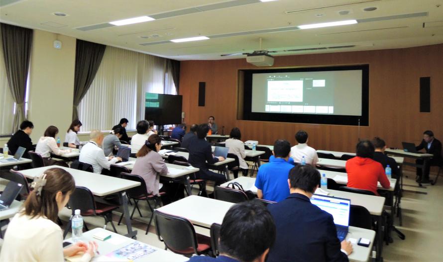 御講演の様子