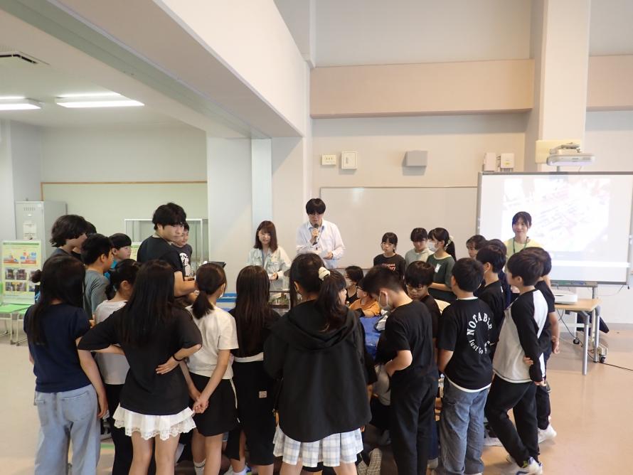 模型を使用した実験の様子