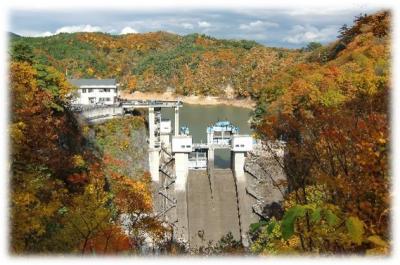 花山ダム（秋）の写真